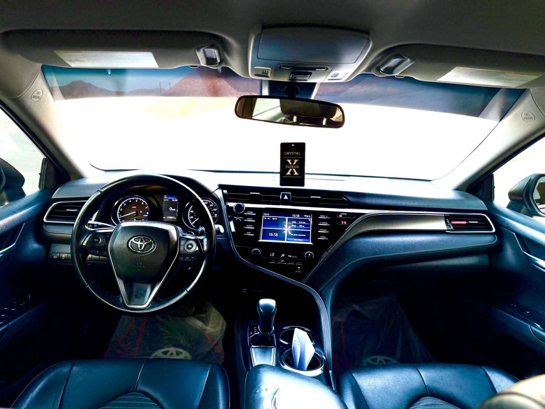 Car Image 2019 TOYOTA CAMRY SE