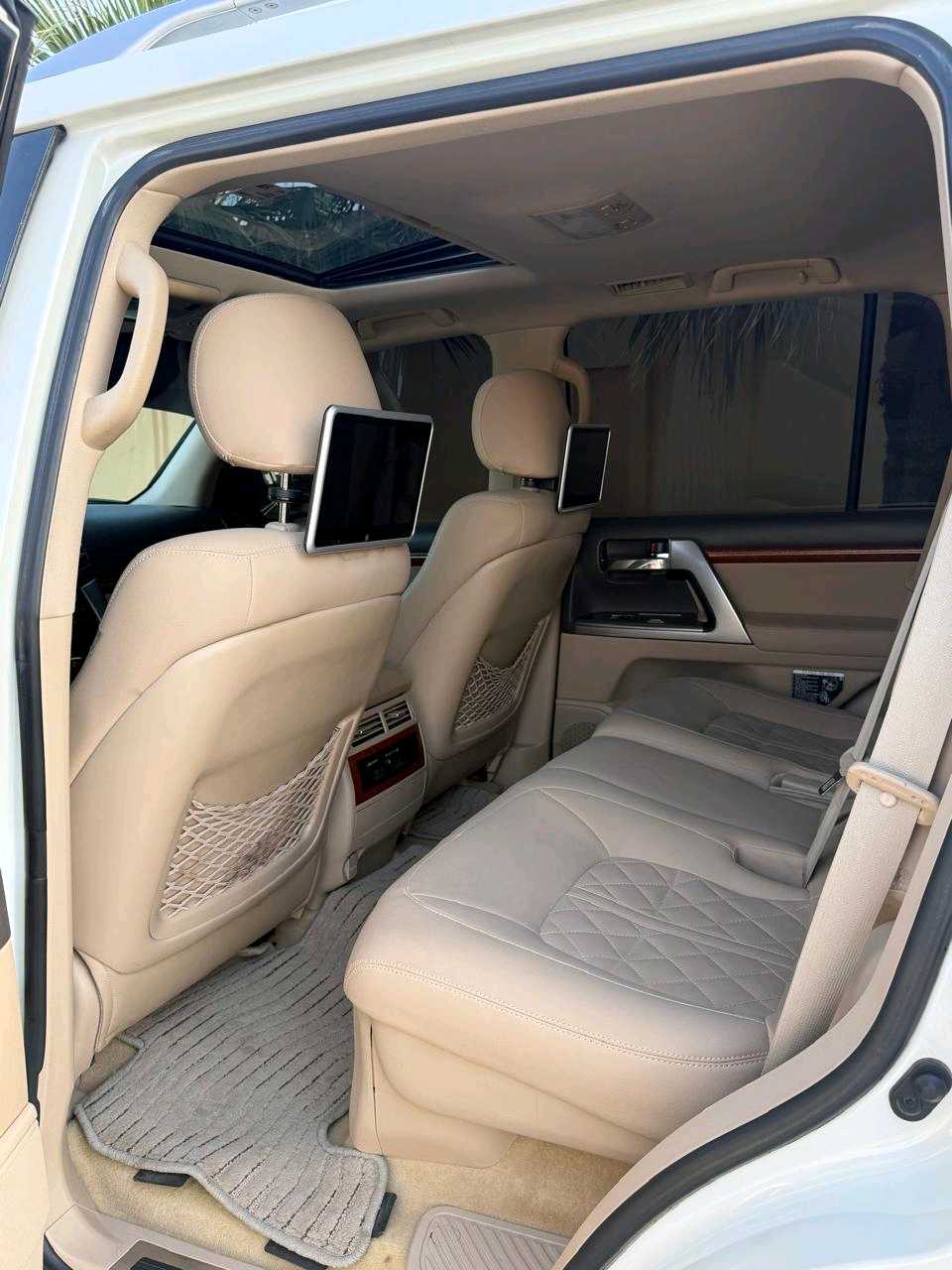 Car Image 2015 TOYOTA LAND CRUISER VX.R
