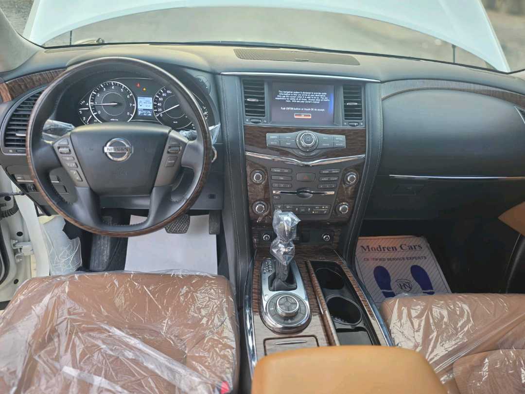 Car Image 2016 NISSAN PATROL LE