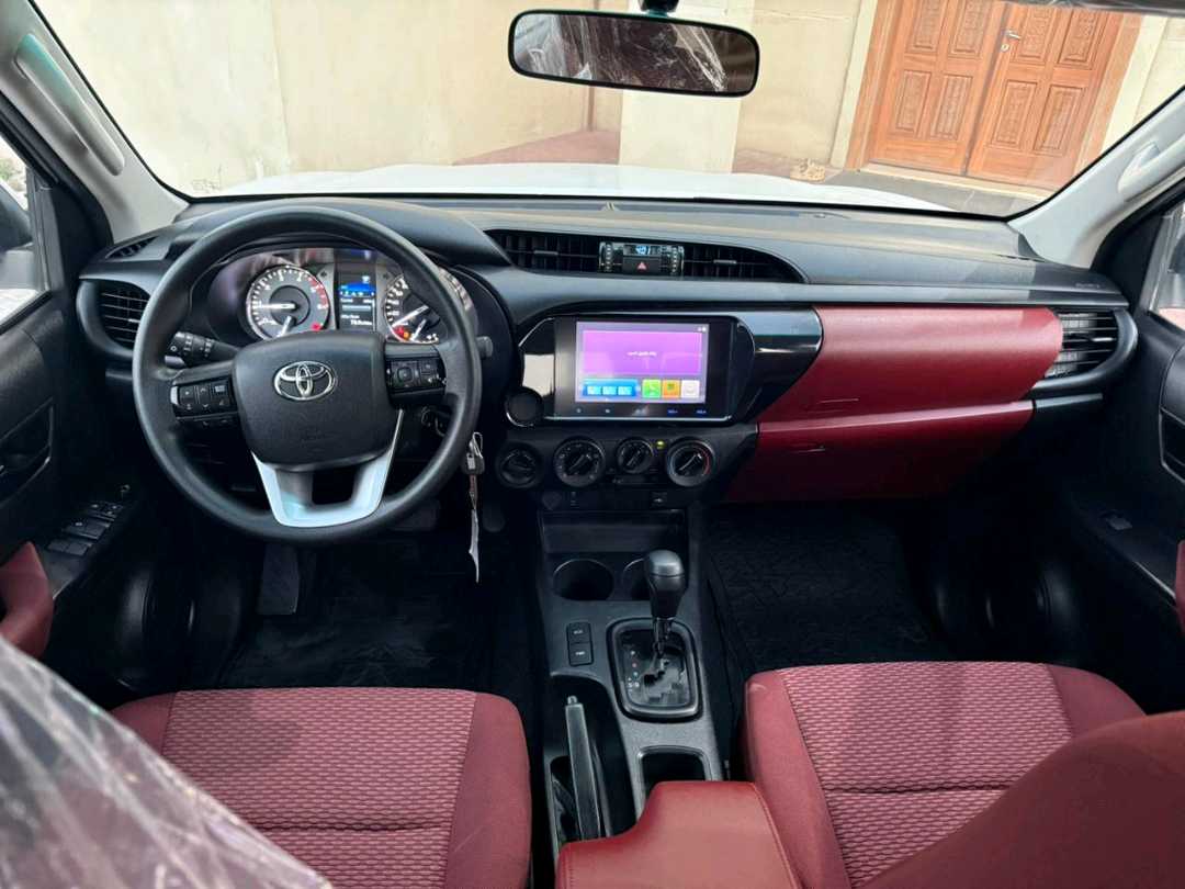 Car Image 2025 TOYOTA HILUX 2.4
