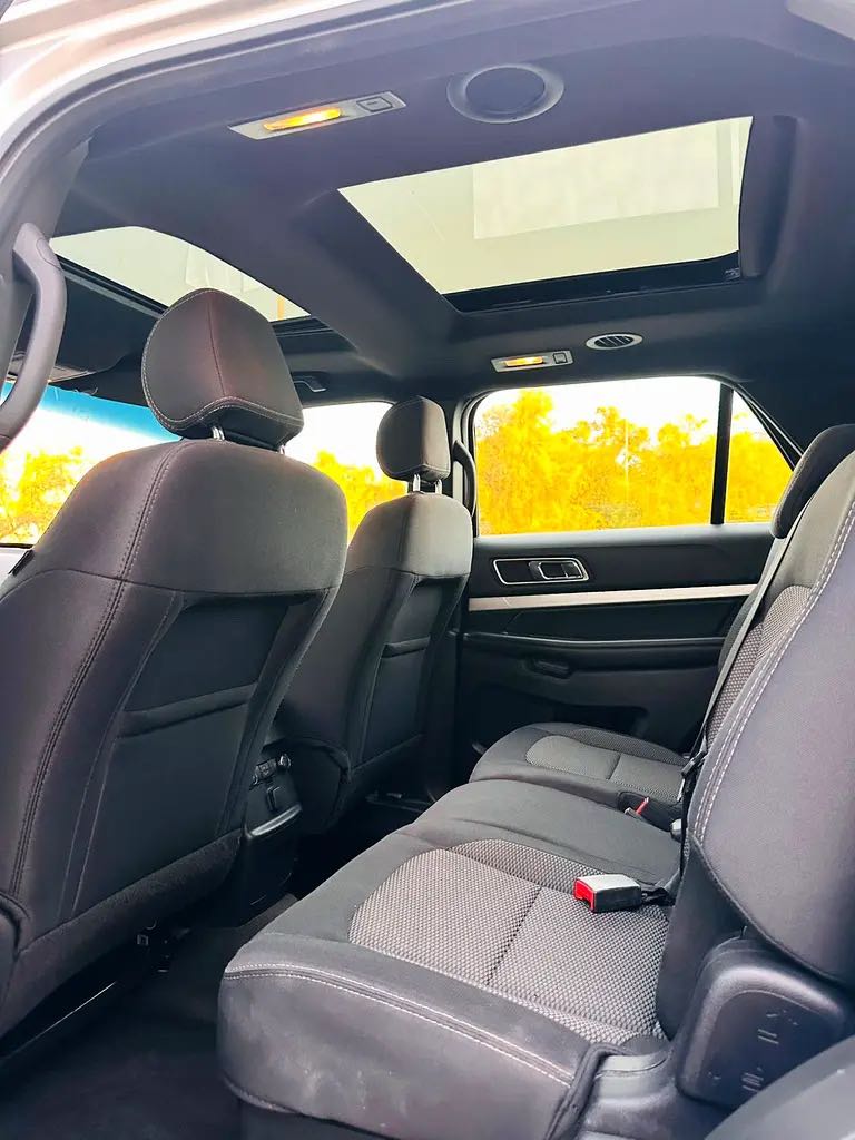 Car Image 2017 FORD EXPLORER XLT