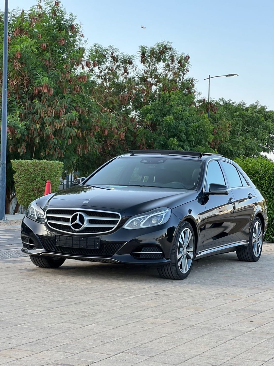 Car Image 2014 MERCEDES E Class 320