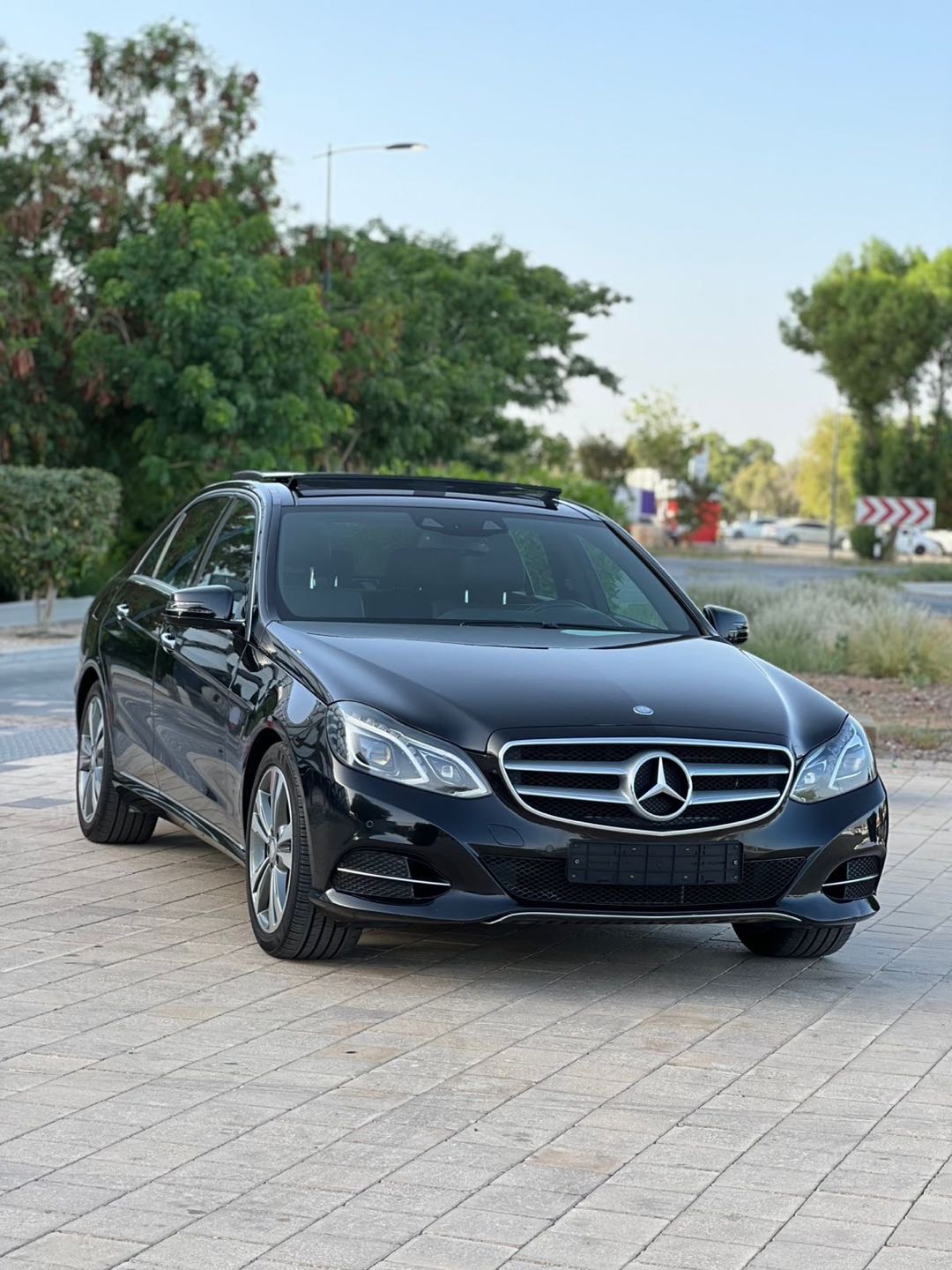 Car Image 2014 MERCEDES E Class 320