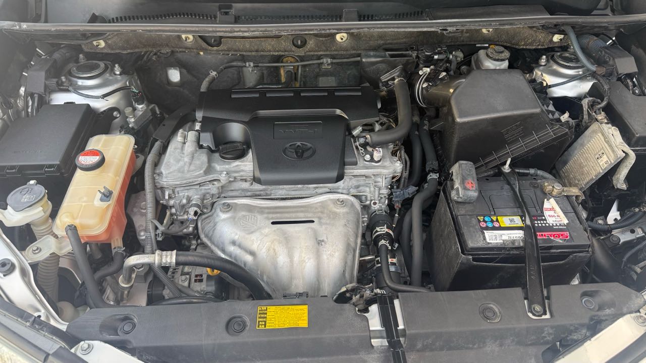 Car Image 2015 TOYOTA RAV4 