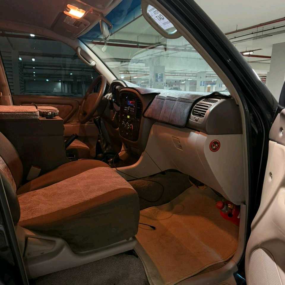 Car Image 1999 TOYOTA LAND CRUISER 