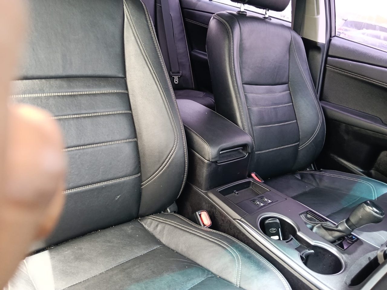 Car Image 2016 TOYOTA CAMRY 