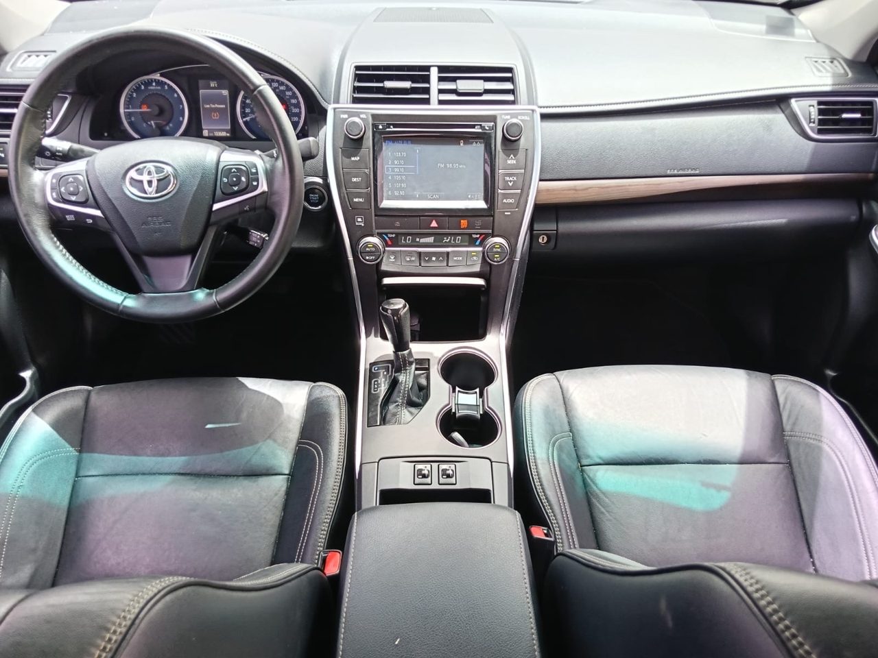 Car Image 2016 TOYOTA CAMRY 