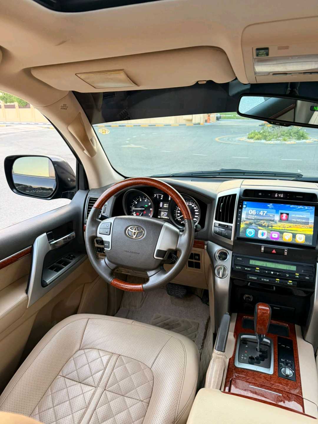 Car Image 2015 TOYOTA LAND CRUISER GX.R