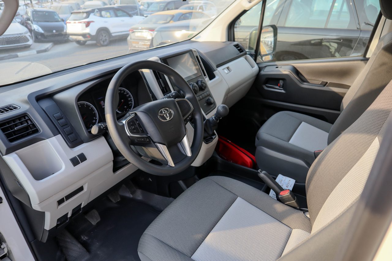 Car Image 2026 TOYOTA Hiace 