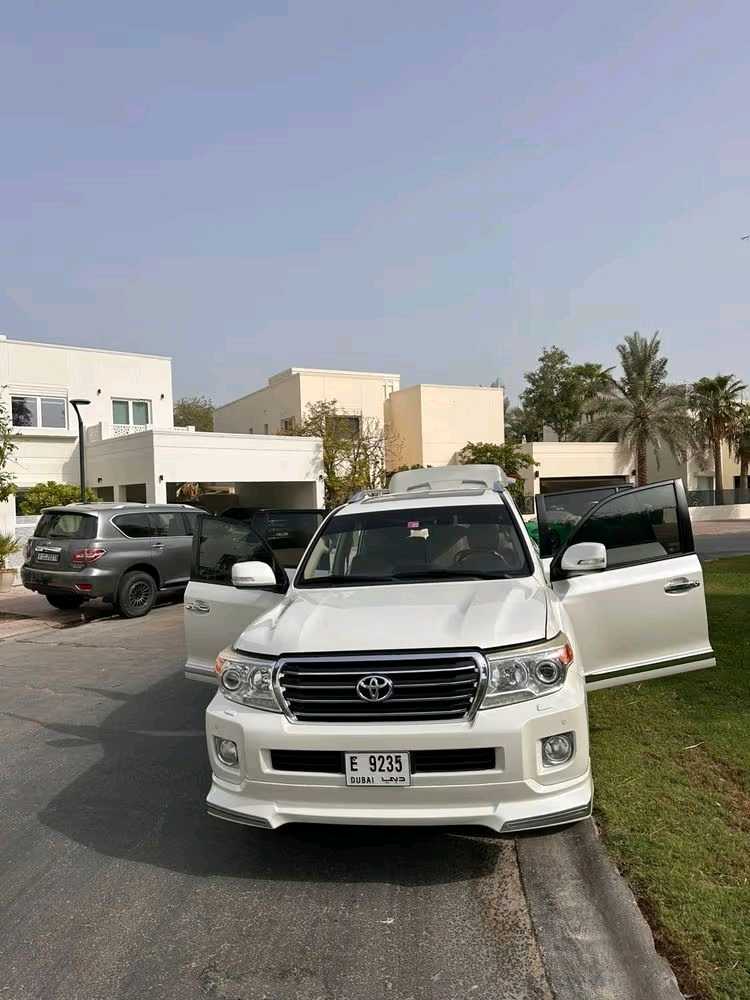 Car Image 2015 TOYOTA LAND CRUISER GX.R