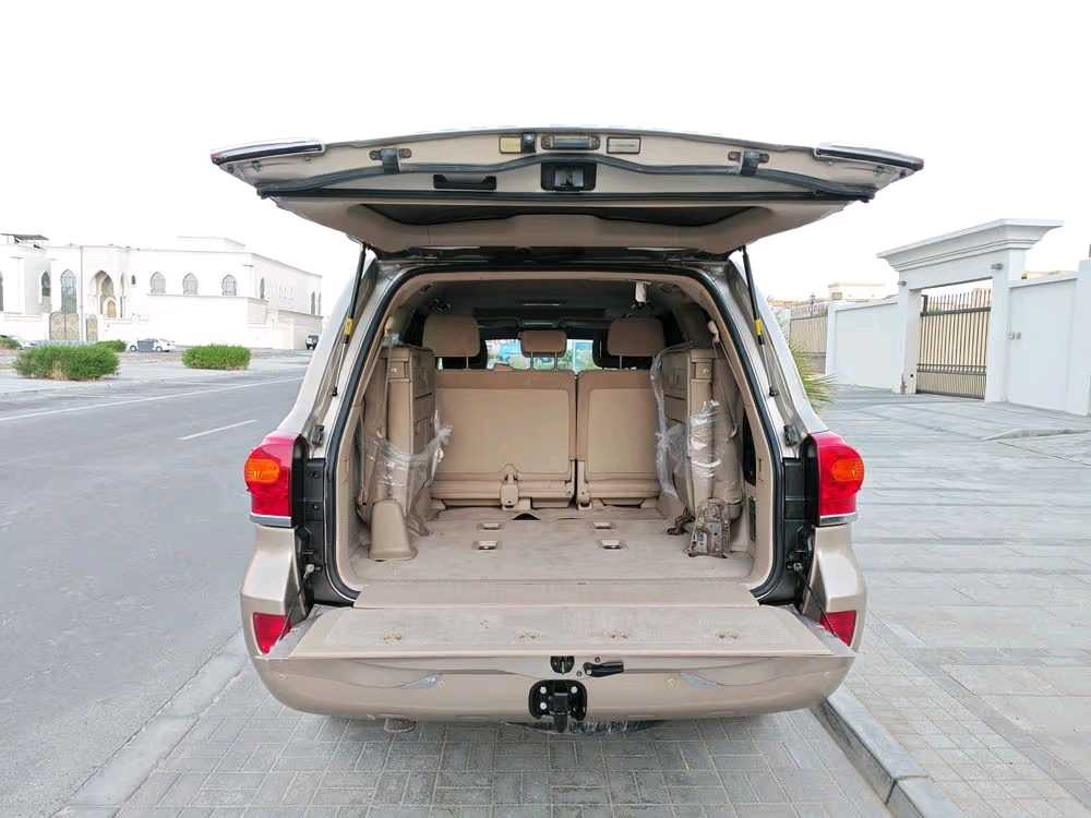 Car Image 2015 TOYOTA LAND CRUISER GX.R