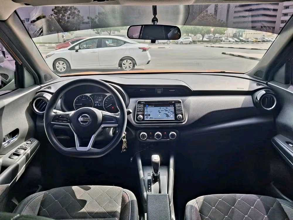 Car Image 2019 NISSAN KICKS 