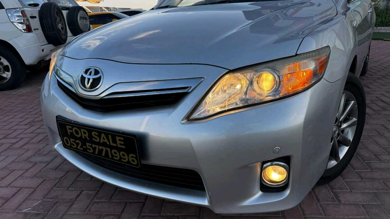 Car Image 2011 TOYOTA CAMRY XLE
