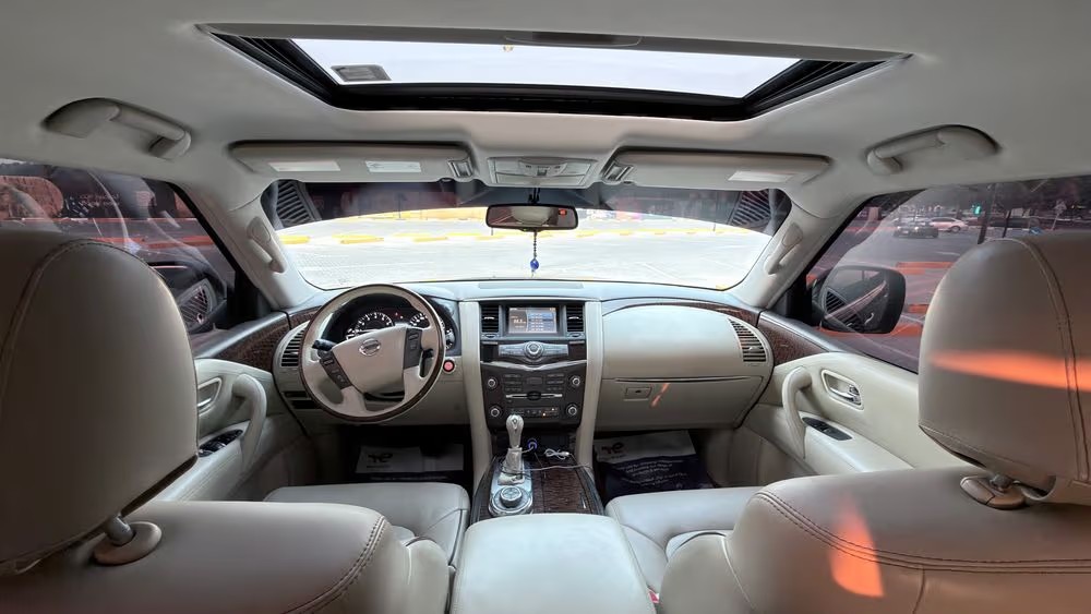 Car Image 2015 NISSAN PATROL SE