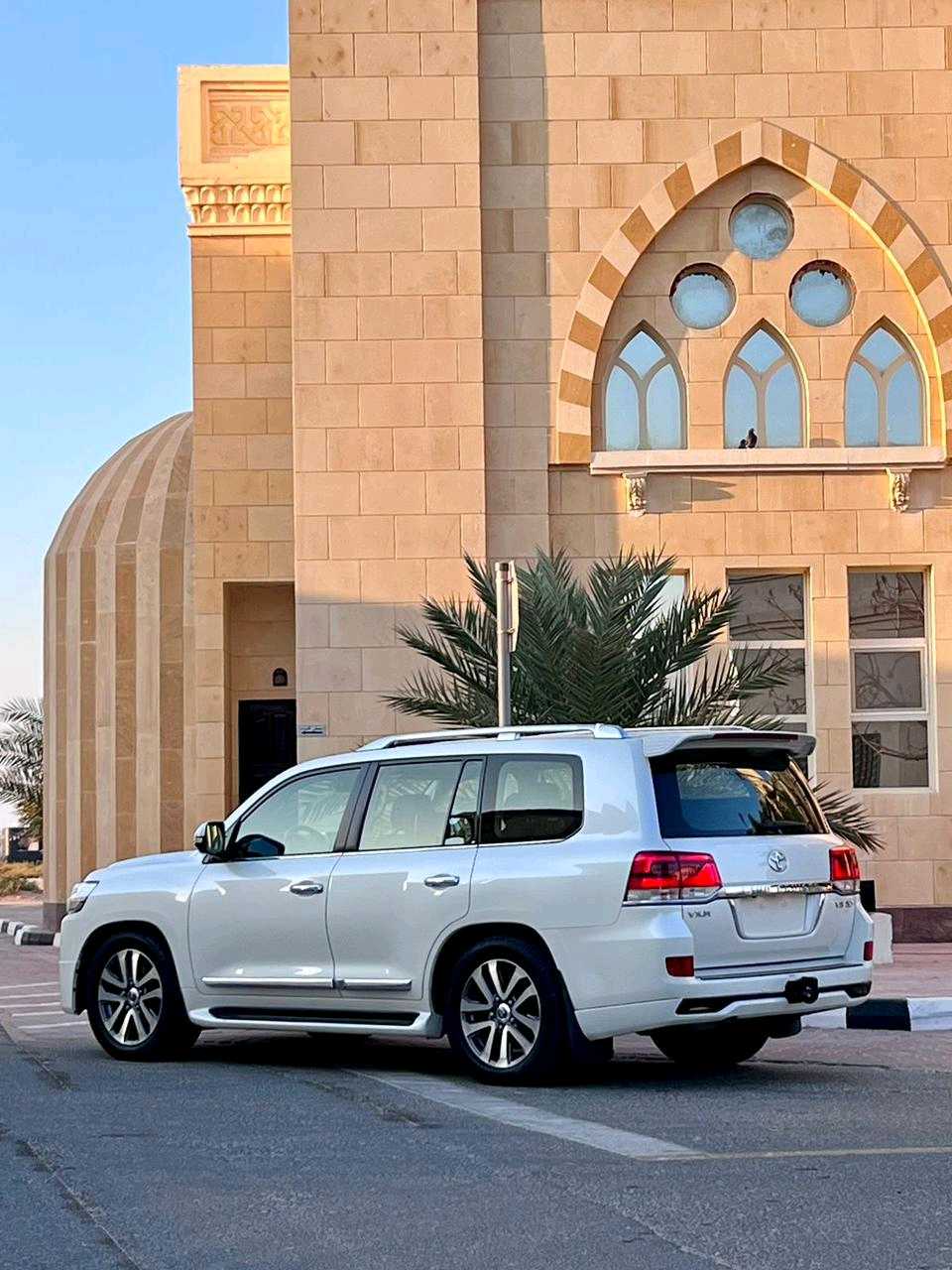 Car Image 2016 TOYOTA LAND CRUISER VX.R