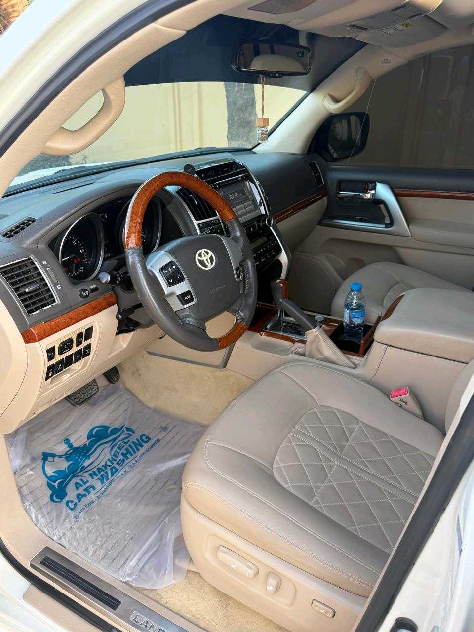 Car Image 2015 TOYOTA LAND CRUISER VX.R