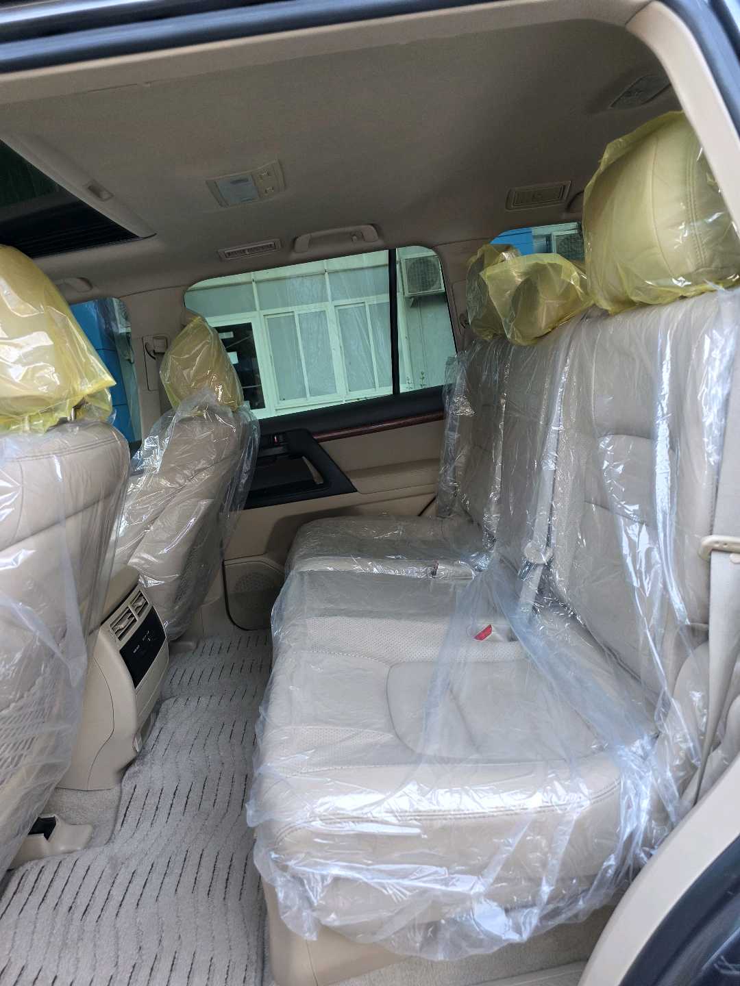 Car Image 2014 TOYOTA LAND CRUISER GX.R