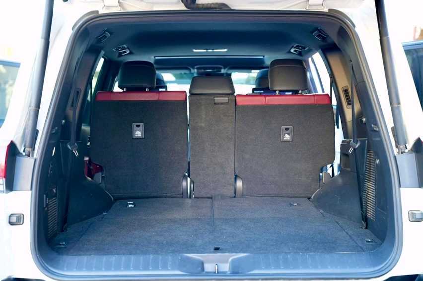 Car Image 2023 TOYOTA LAND CRUISER VX.R