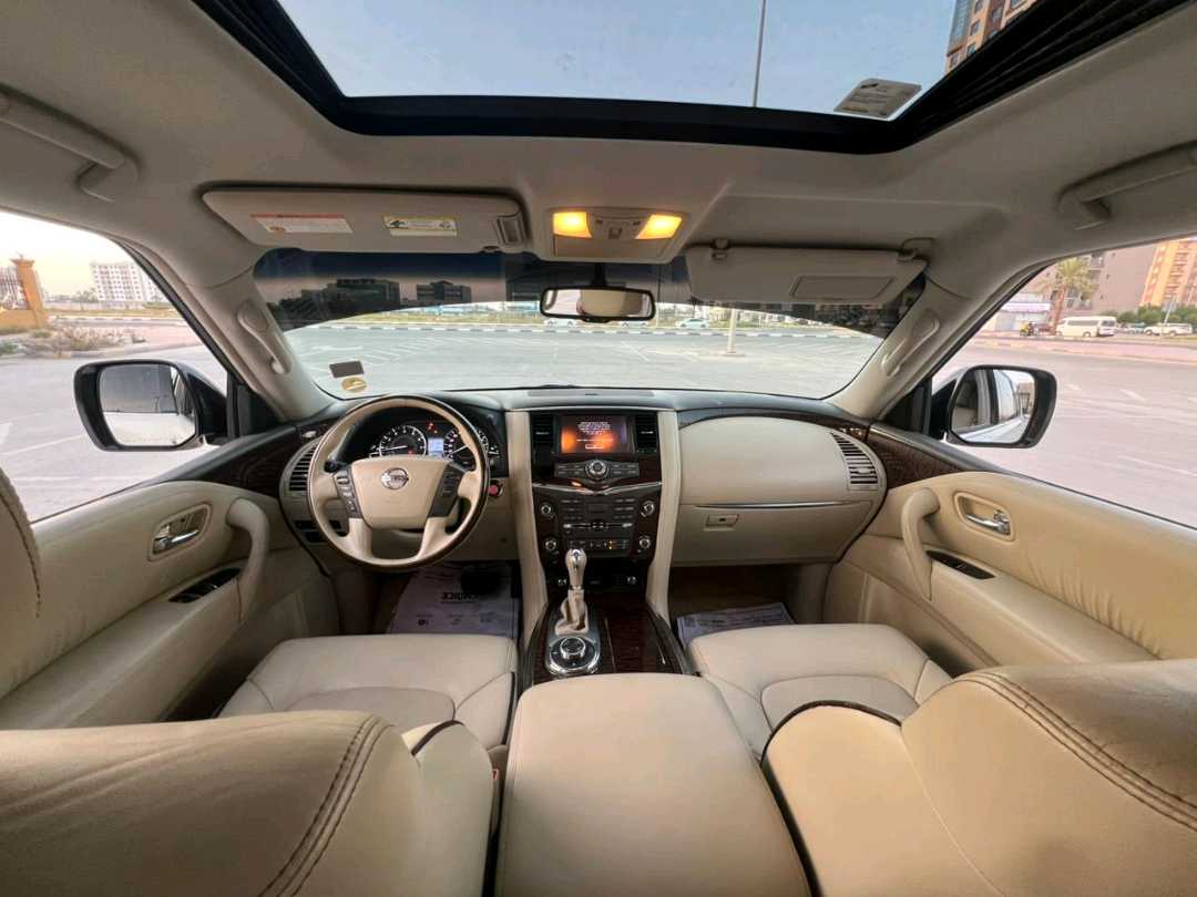Car Image 2014 NISSAN PATROL LE