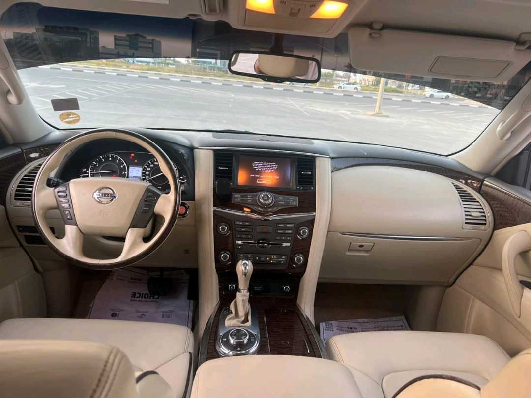 Car Image 2014 NISSAN PATROL LE