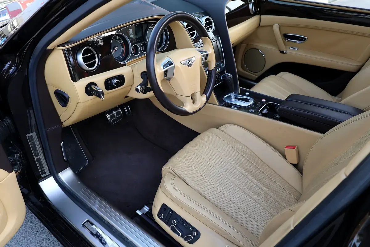 Car Image 2014 BENTLEY FLYING SPUR 