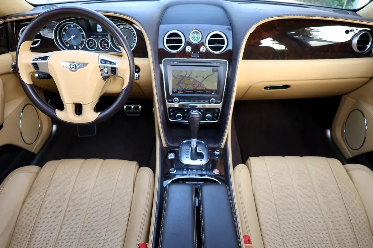 Car Image 2014 BENTLEY FLYING SPUR 