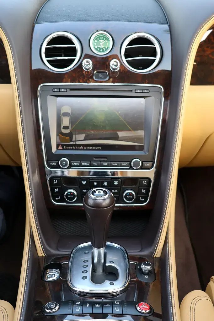 Car Image 2014 BENTLEY FLYING SPUR 