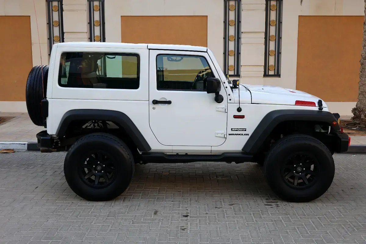 Car Image 2016 JEEP WRANGLER 