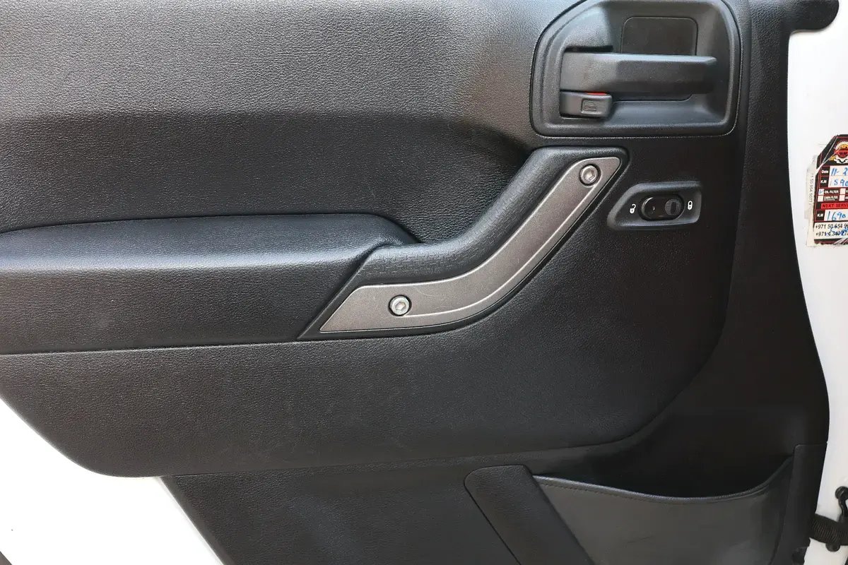 Car Image 2016 JEEP WRANGLER 