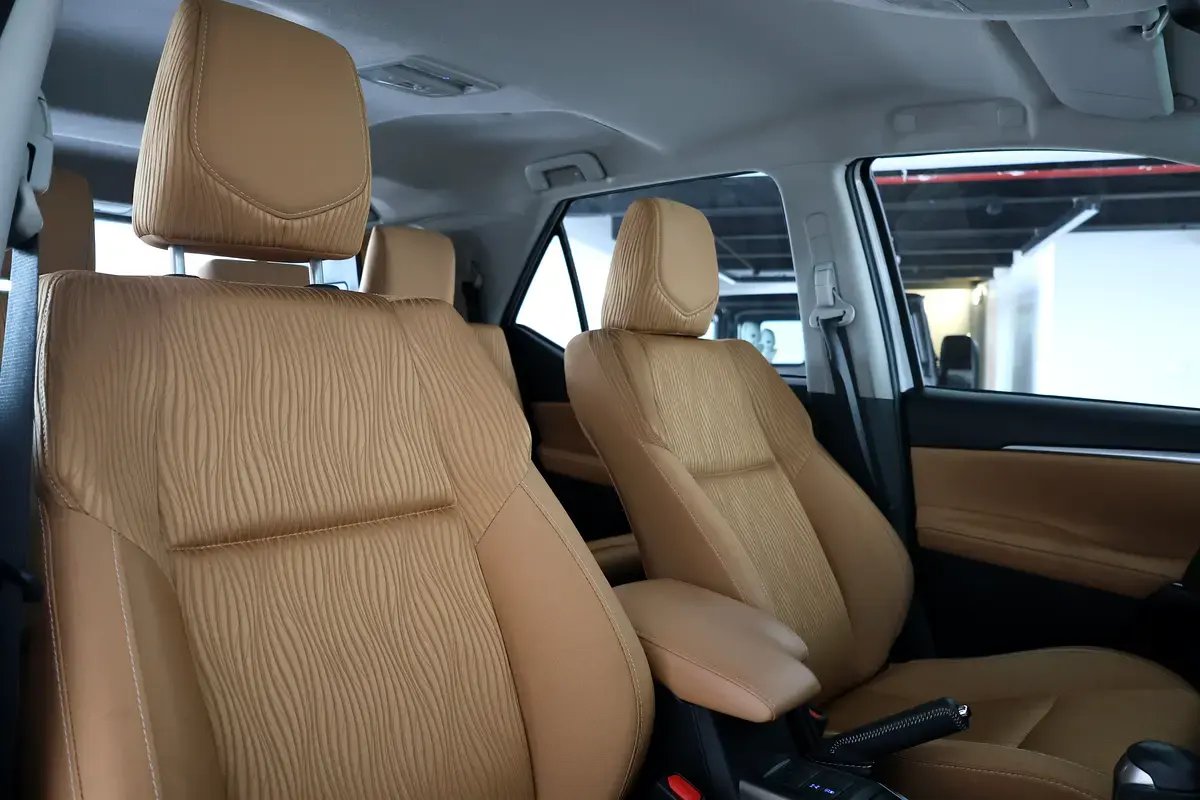 Car Image 2023 TOYOTA FORTUNER 