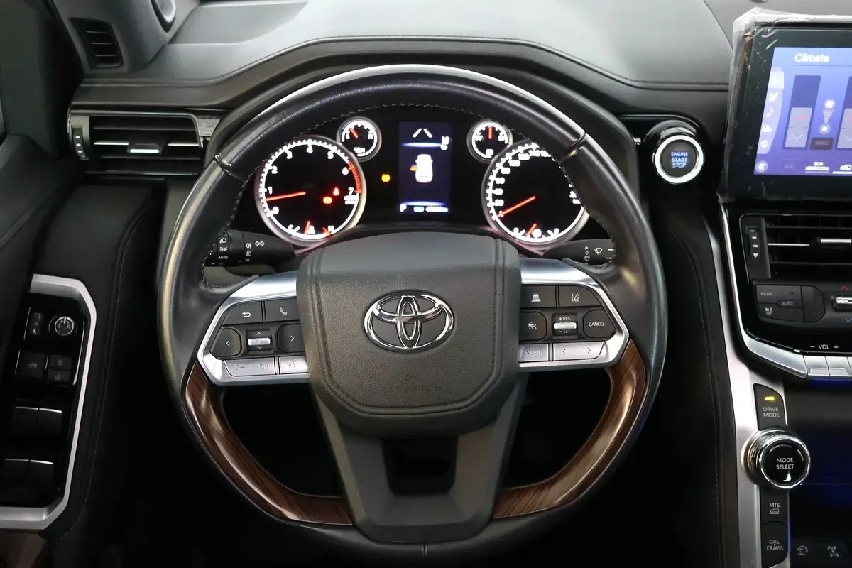 Car Image 2023 TOYOTA LAND CRUISER 
