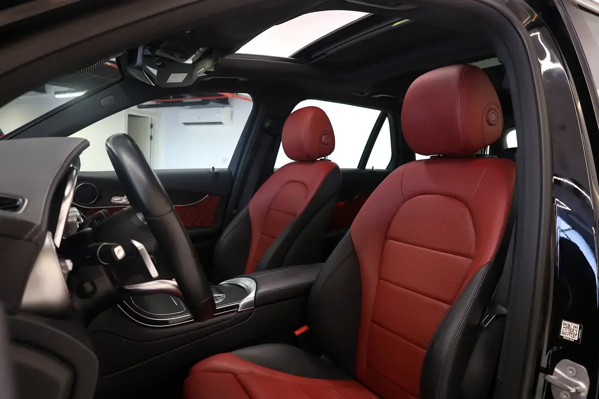 Car Image 2021 MERCEDES GLC CLASS 