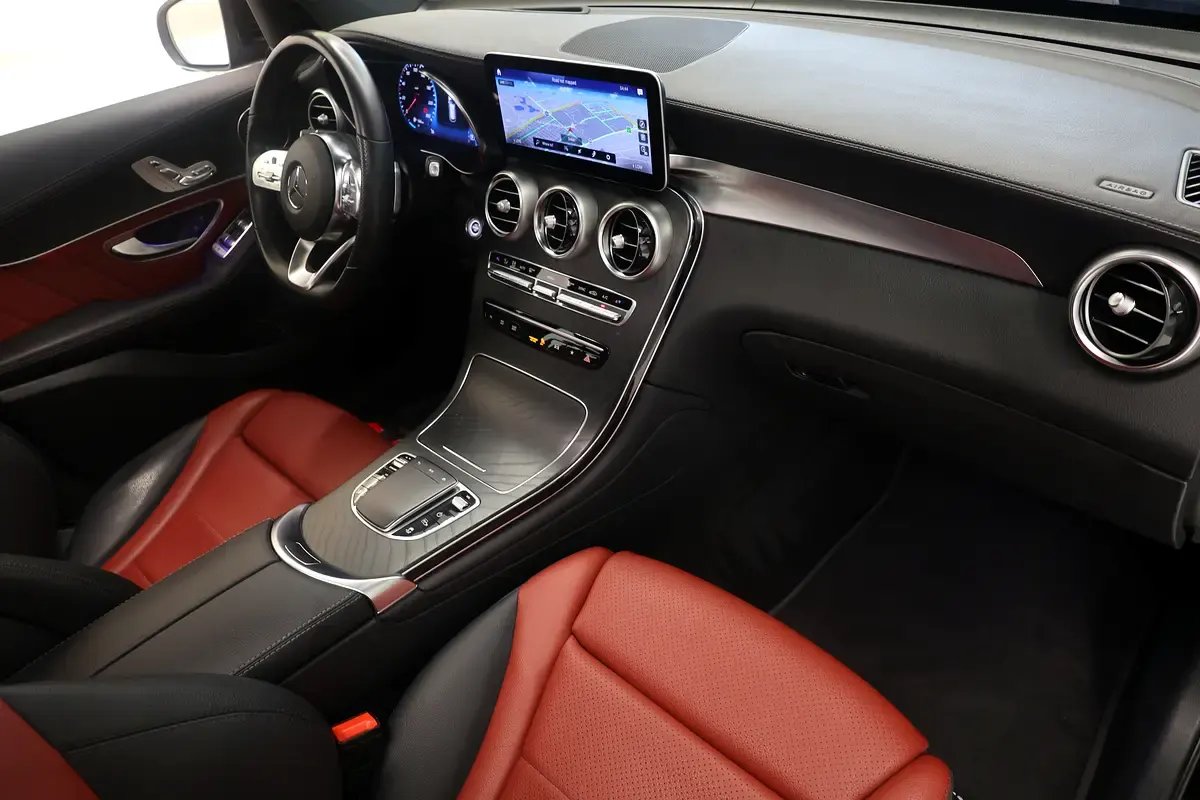Car Image 2021 MERCEDES GLC CLASS 