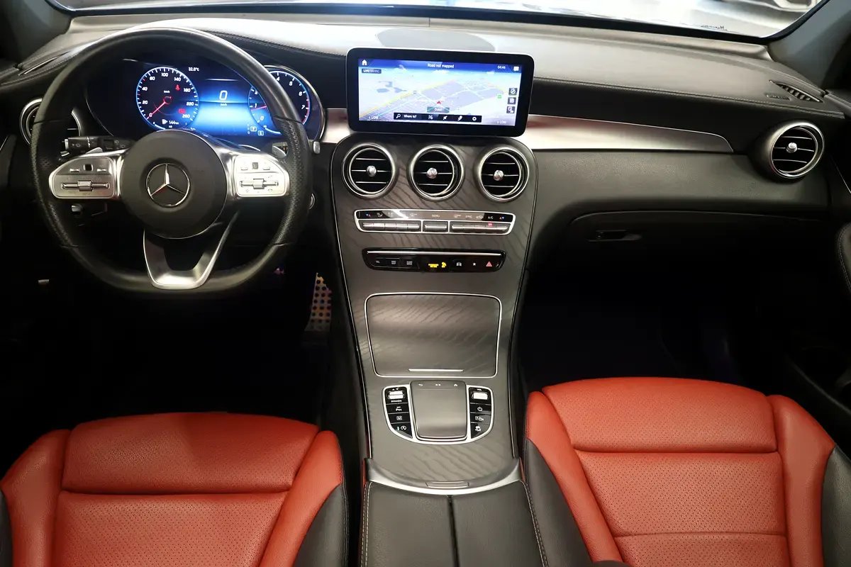 Car Image 2021 MERCEDES GLC CLASS 
