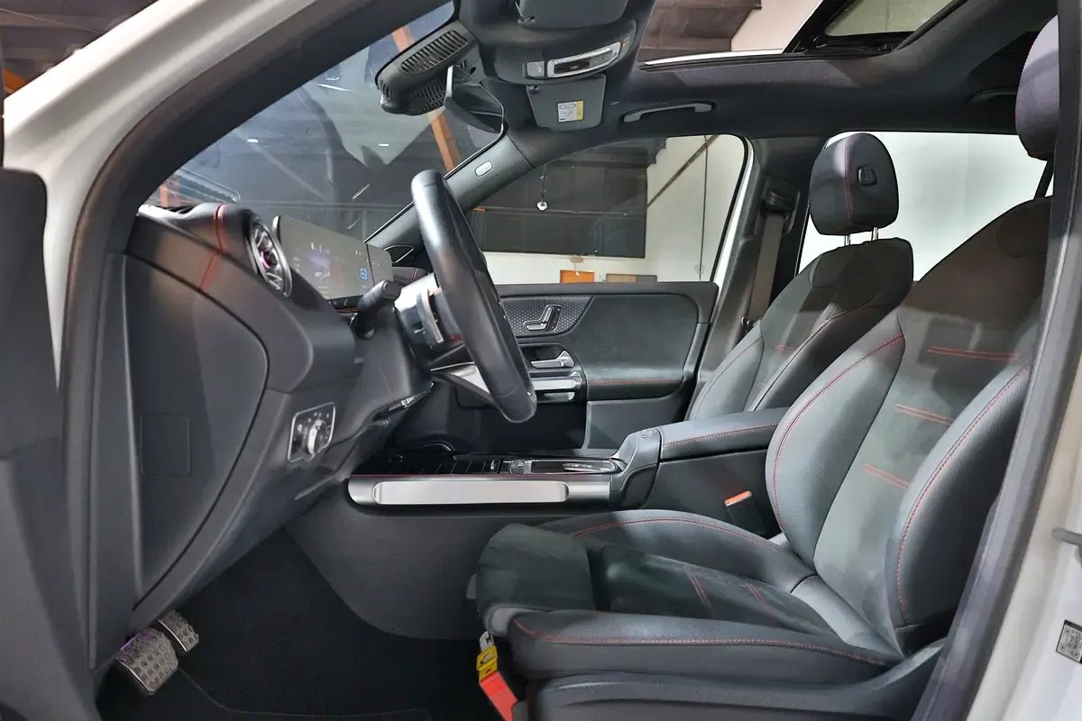 Car Image 2025 MERCEDES EQB 