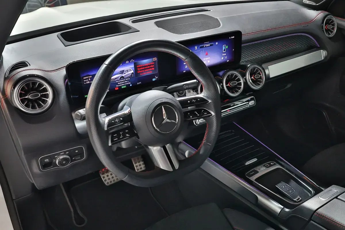 Car Image 2025 MERCEDES EQB 