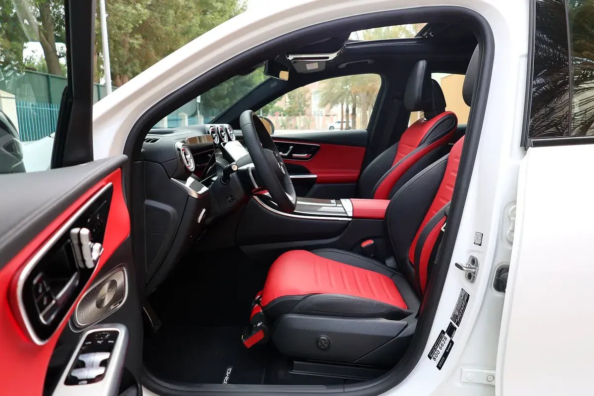 Car Image 2025 MERCEDES GLC CLASS 