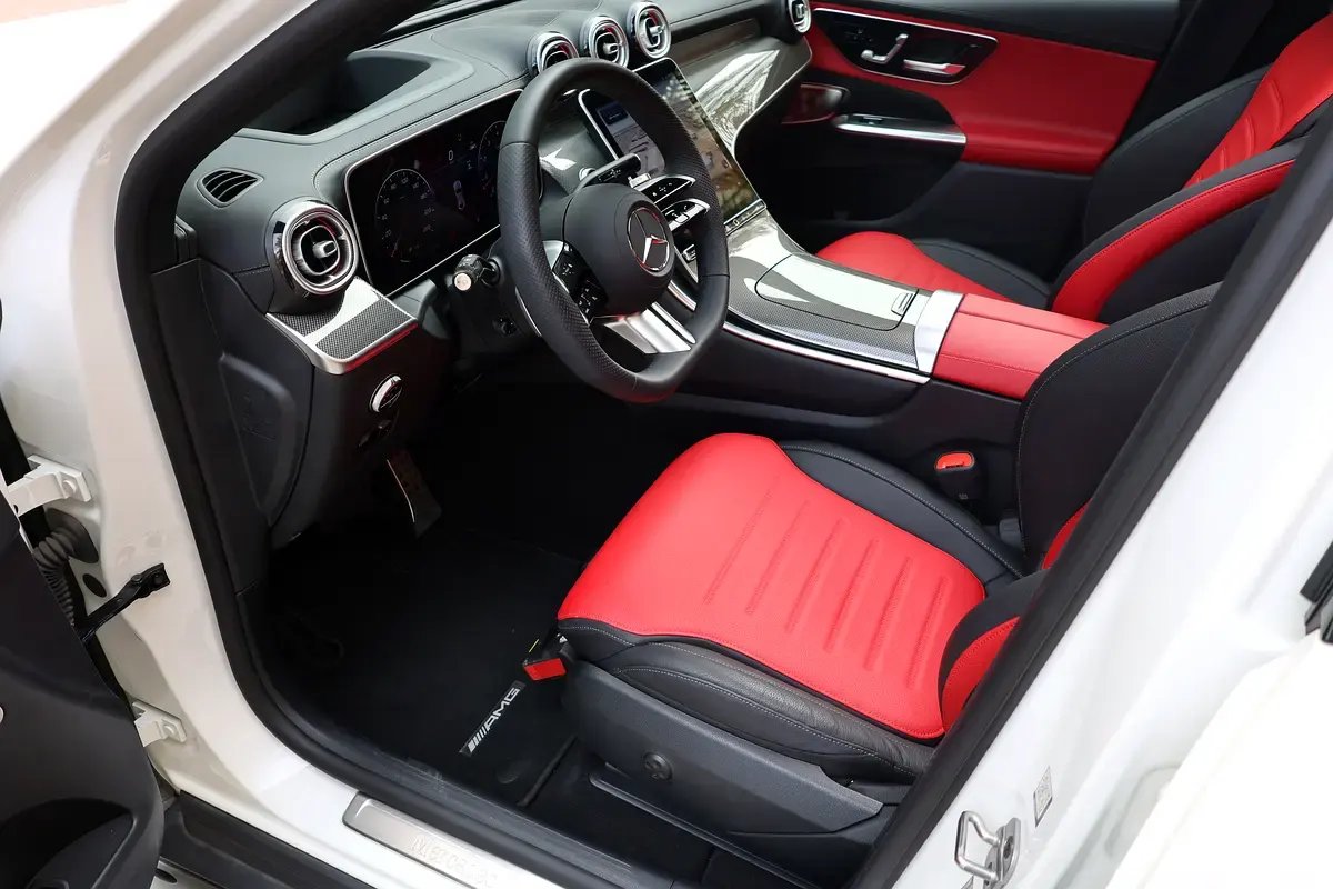 Car Image 2025 MERCEDES GLC CLASS 