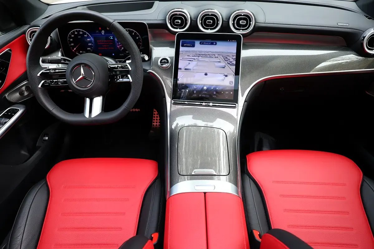 Car Image 2025 MERCEDES GLC CLASS 