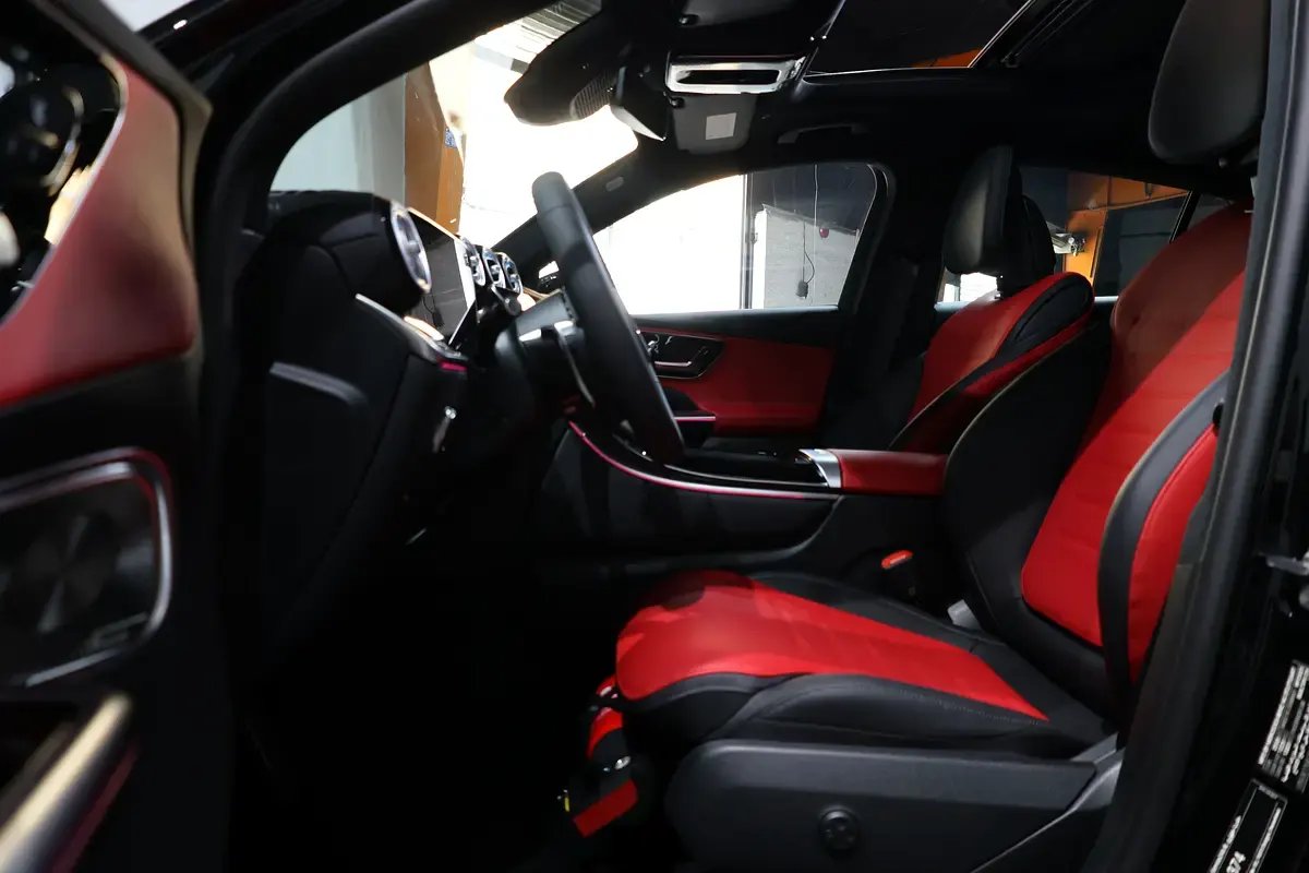 Car Image 2025 MERCEDES GLC CLASS 