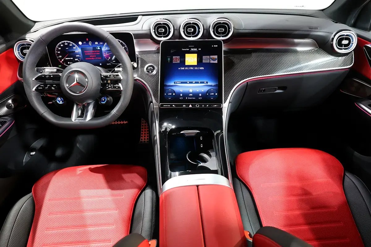 Car Image 2025 MERCEDES GLC CLASS 