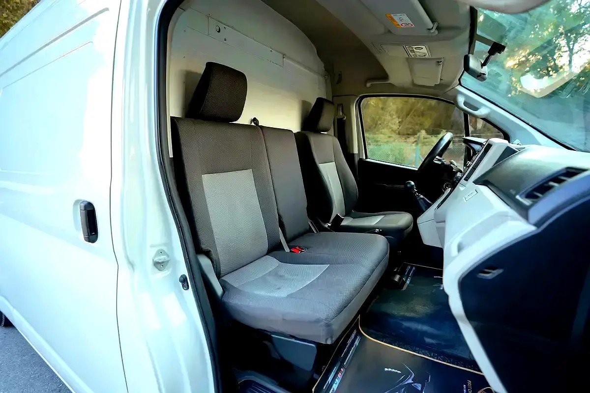 Car Image 2020 TOYOTA Hiace 