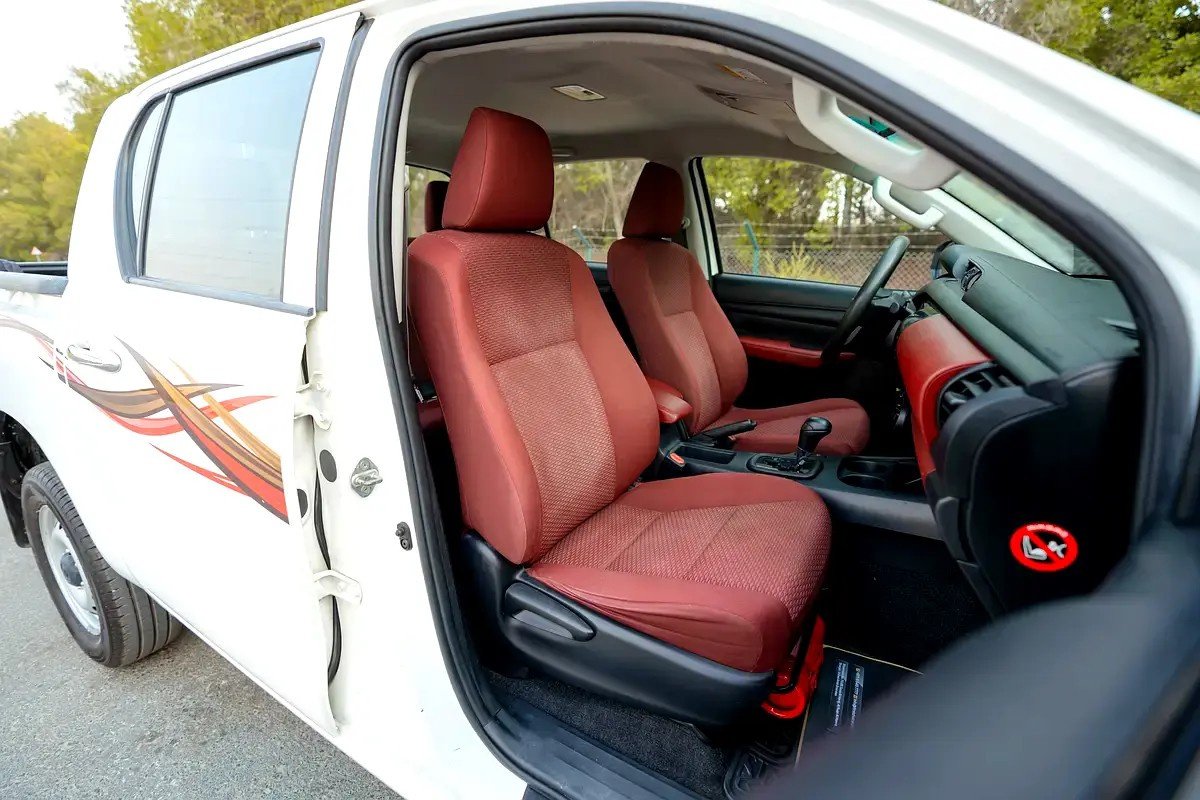 Car Image 2022 TOYOTA HILUX 