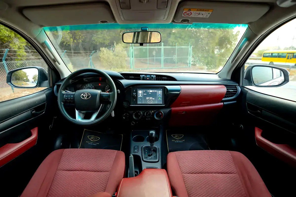 Car Image 2022 TOYOTA HILUX 