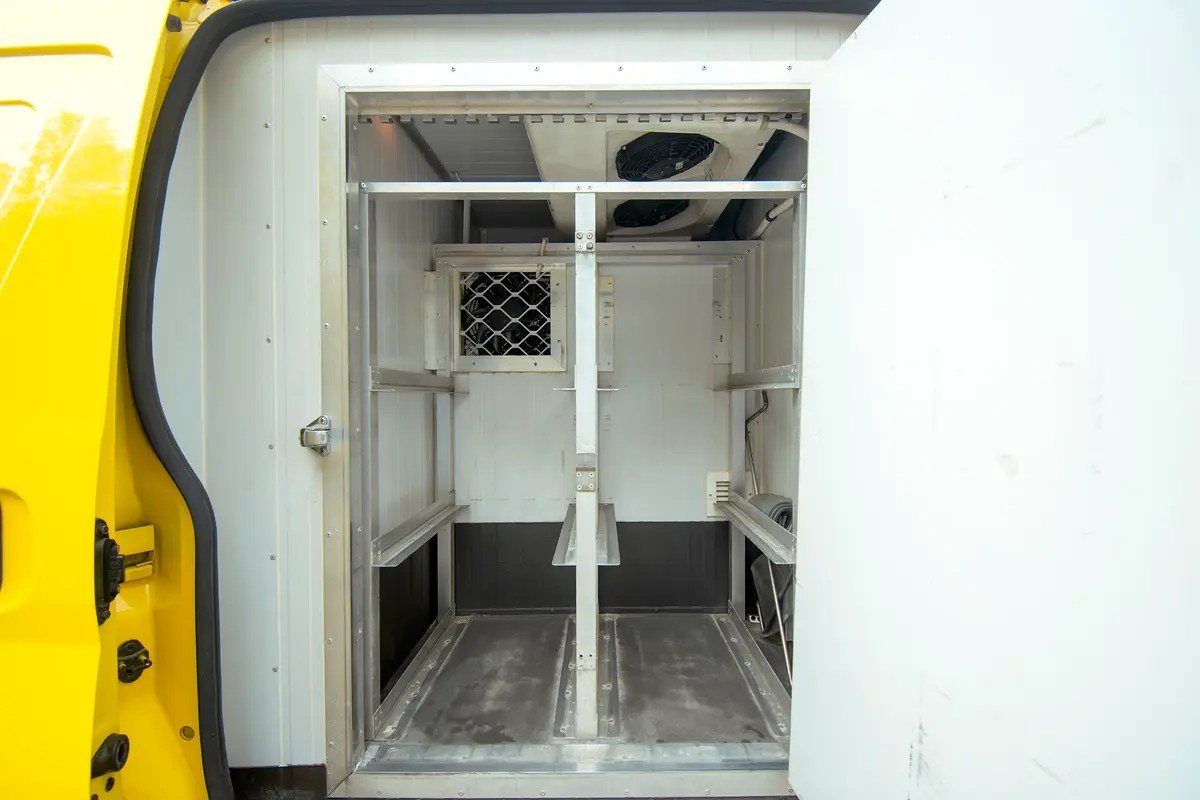 Car Image 2020 TOYOTA Hiace 
