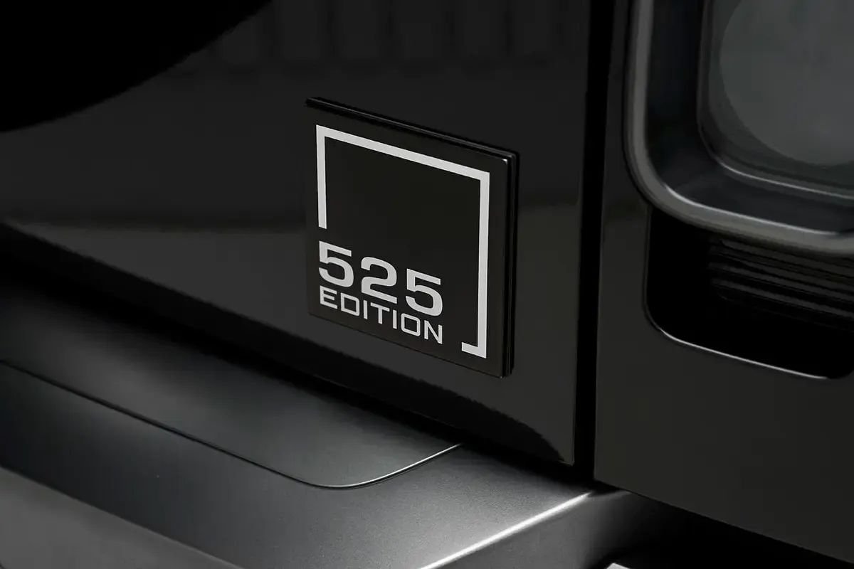 Car Image 2025 LAND ROVER DEFENDER 
