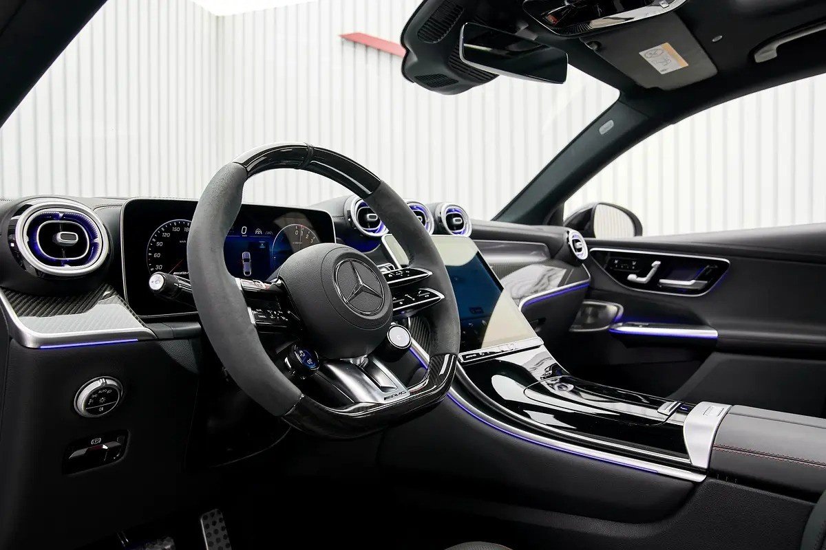 Car Image 2025 MERCEDES GLC CLASS 