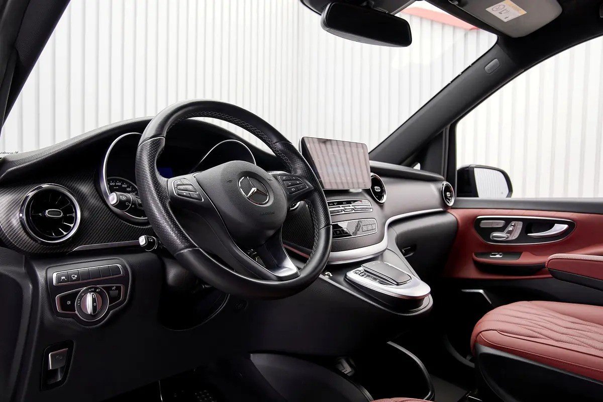 Car Image 2021 MERCEDES V  CLASS 