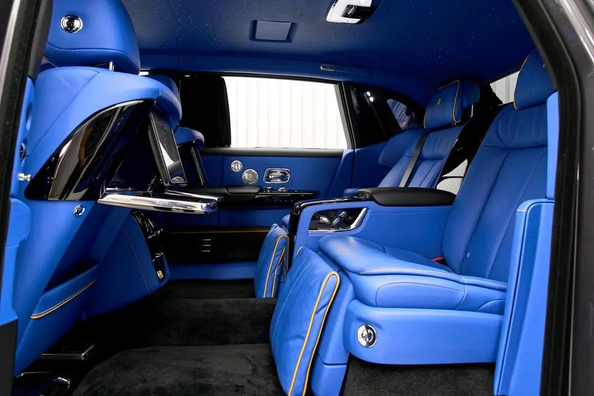 Car Image 2023 ROLLS ROYCE PHANTOM 