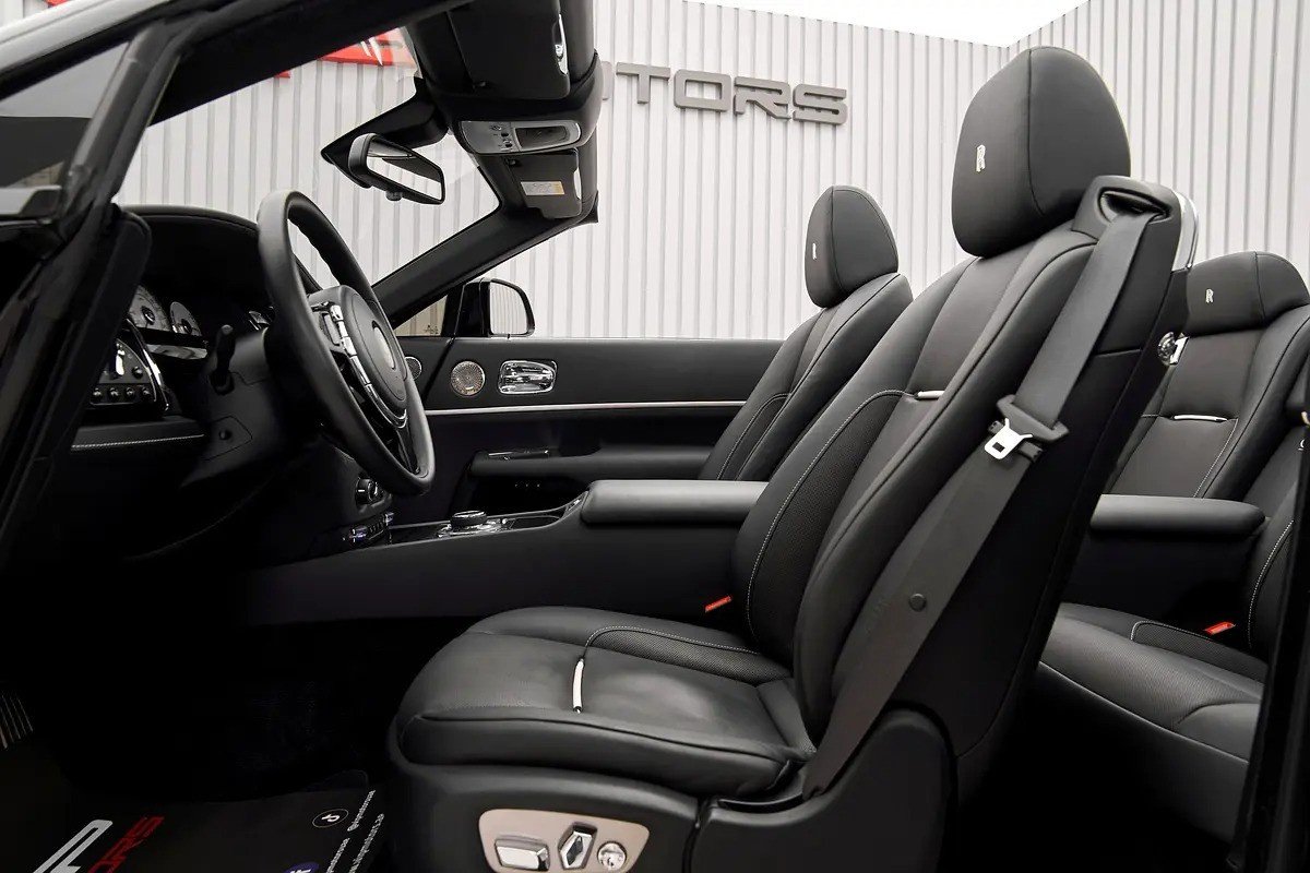 Car Image 2018 ROLLS ROYCE DAWN 